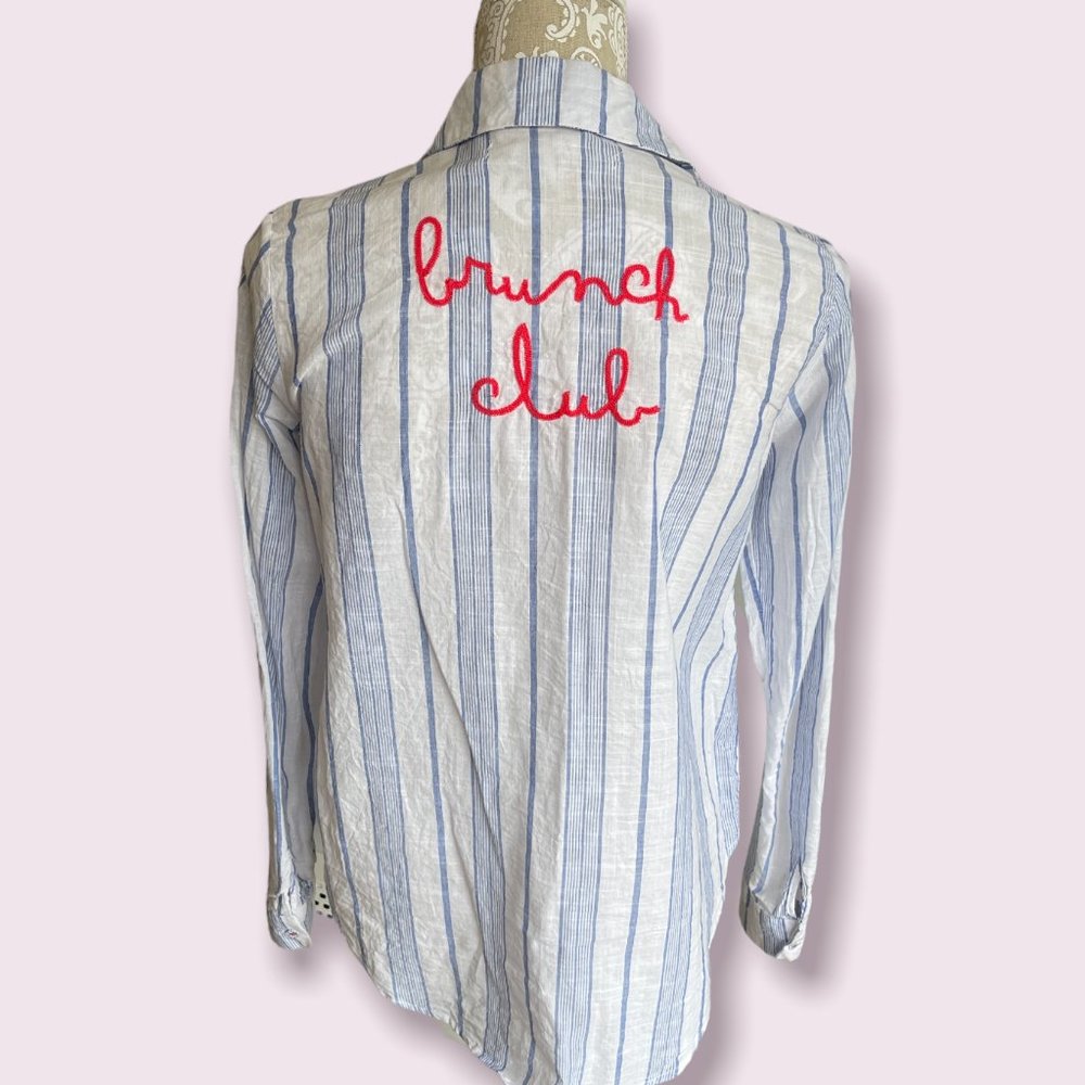 Taylor & Sage Women's linen button down top size small.